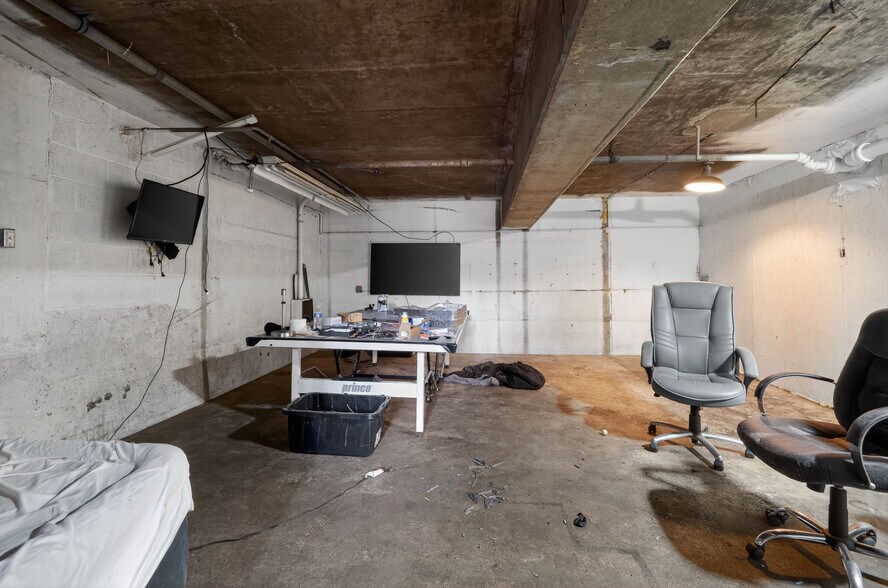 More Photos Of 2628 Orleans St, Detroit Warehouse For Sale