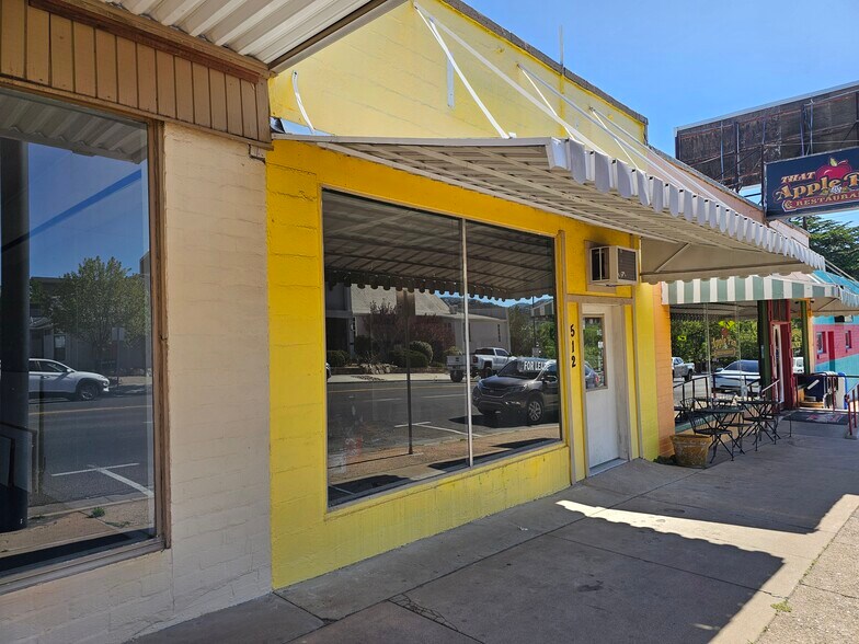 More Photos Of 512 W Gurley St, Prescott General Retail For Lease