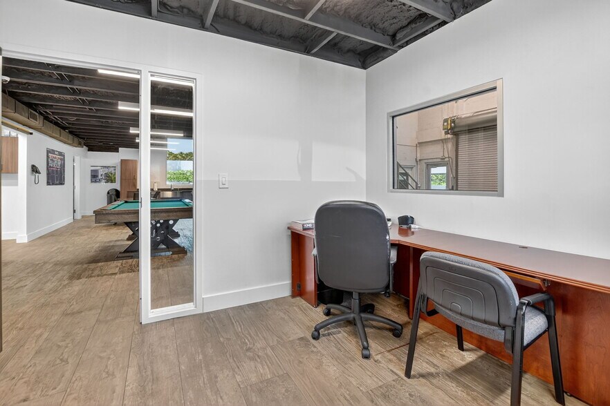 More Photos Of 442 NW 35th St, Boca Raton Office For Sale