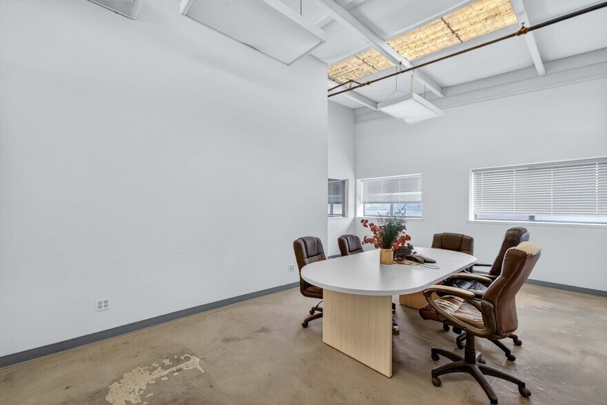 More Photos Of 182 Lewis Rd, Royal Oaks Industrial For Sale