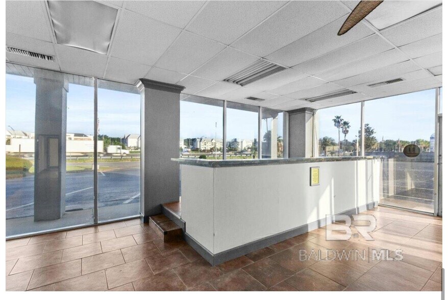 More Photos Of 108 E I65 Service Rd N, Mobile Auto Dealership For Sale