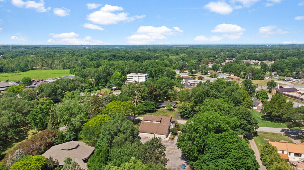 More Photos Of 6071 Old Middle Ridge Rd, Lorain Office For Sale