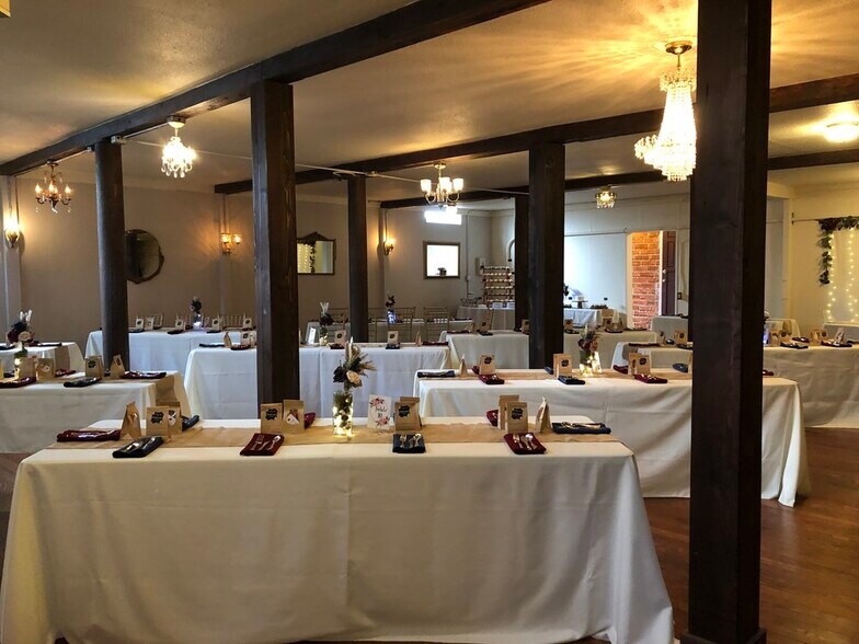 More Photos Of 155 N Elm St, Kalama Storefront Retail Residential For Sale