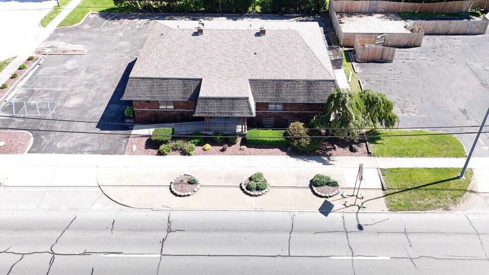 More Photos Of 24825 Eureka Rd, Taylor Office For Sale