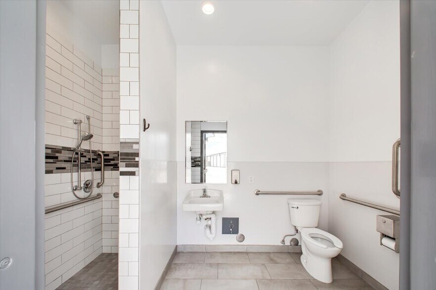 More Photos Of 501 Del Dr, Jerome Self Storage For Sale