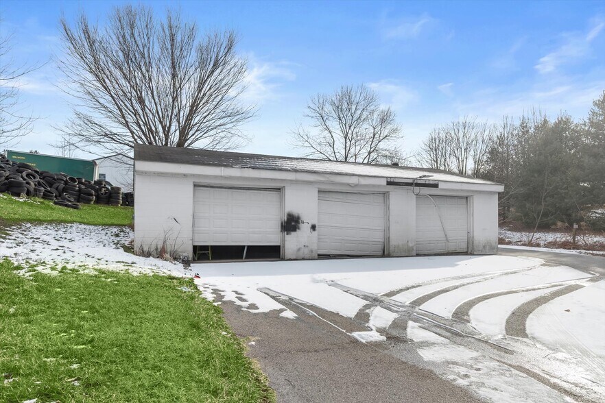 More Photos Of 4028 Hanover Pike, Manchester Auto Repair For Sale