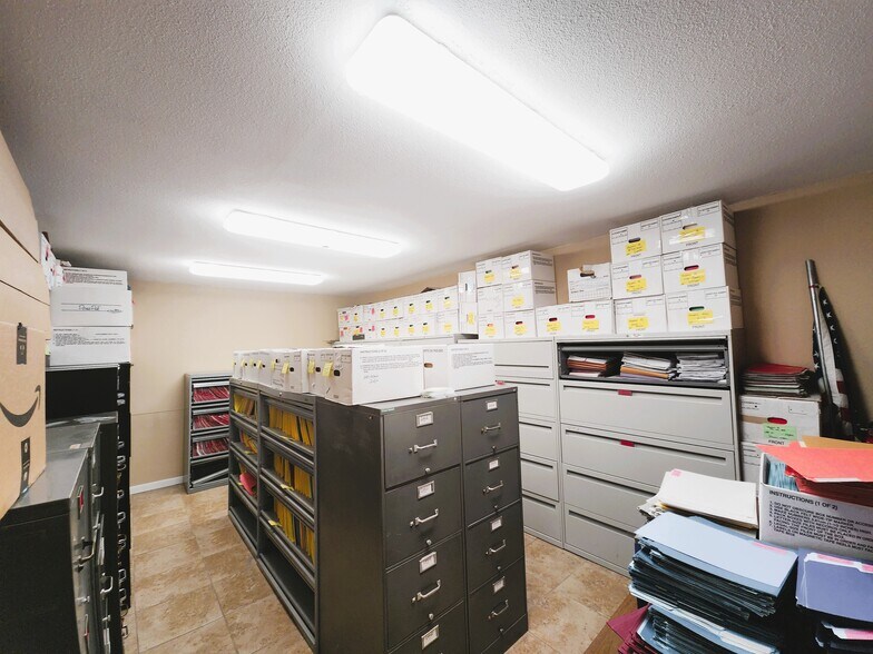 More Photos Of 603 E Empresario St, Refugio Office For Sale