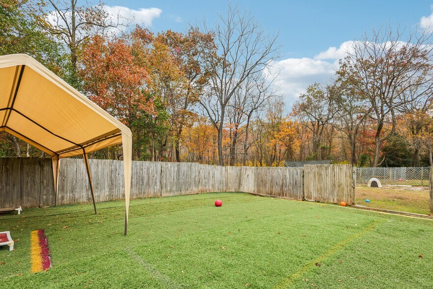 More Photos Of 170 S Hope Chapel Rd, Jackson Specialty For Sale