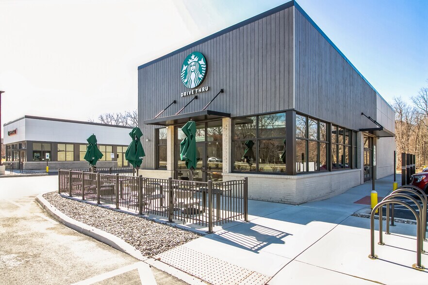 More Photos Of 108 Northside Dr, Bennington Freestanding For Sale