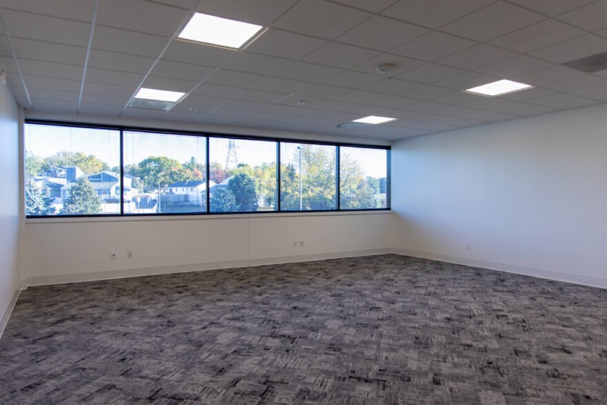 More Photos Of 11340 Blondo St, Omaha Loft Creative Space For Sale