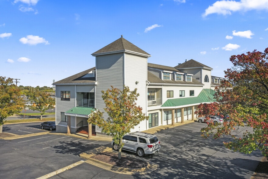 More Photos Of 602 S King St, Leesburg Medical For Sale
