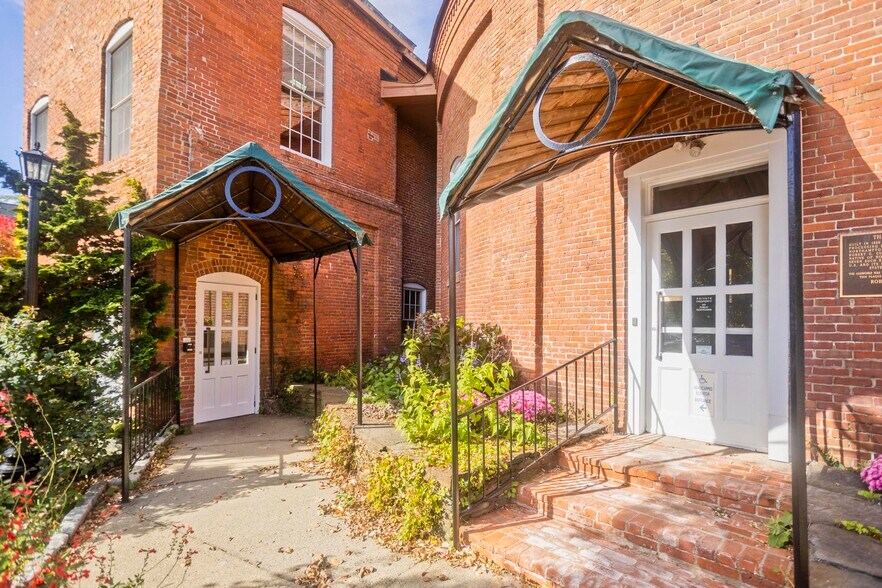 More Photos Of 244 Main St, Northampton Office Residential For Sale