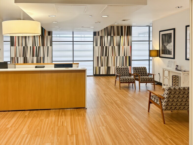 More Photos Of 1902 Wright Pl, Carlsbad Coworking Space