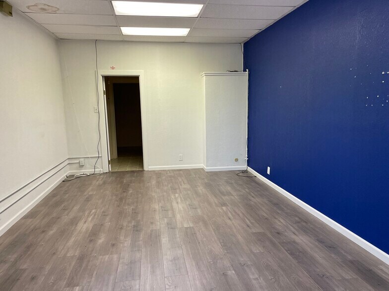 More Photos Of 2140 S El Camino Real, San Mateo Storefront Retail Residential For Lease