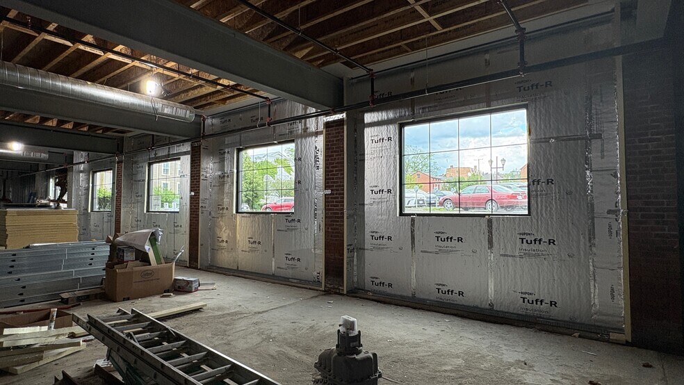 More Photos Of 517-519 Columbia St, Hudson Showroom For Sale