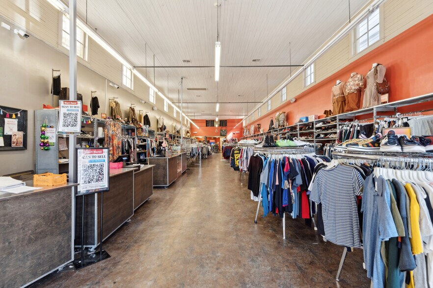 More Photos Of 4119 Magazine St, New Orleans Freestanding For Sale