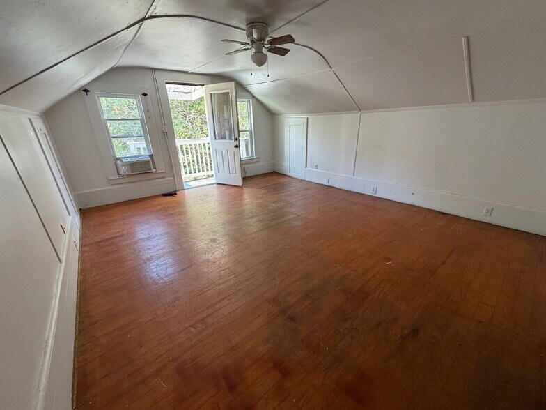 More Photos Of 416 GA-9 S, Dawsonville Specialty For Sale