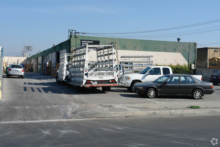 Primary Photo Of 15201 Keswick St, Van Nuys Warehouse For Lease