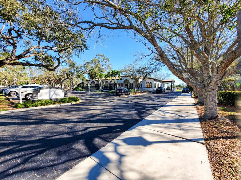 More Photos Of 540-550 Bay Isles Rd, Longboat Key Medical For Lease