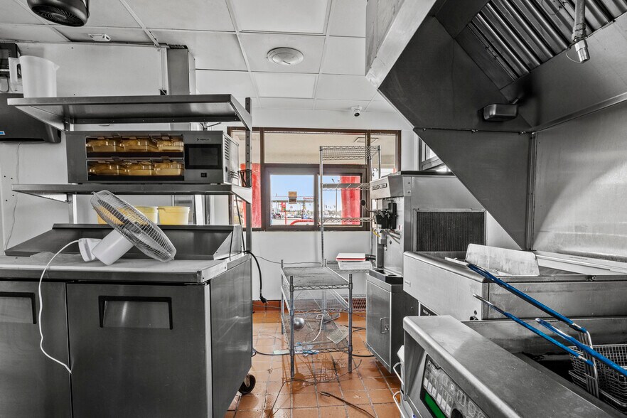 More Photos Of 1478 W Lexington Ave, Winchester Fast Food For Lease