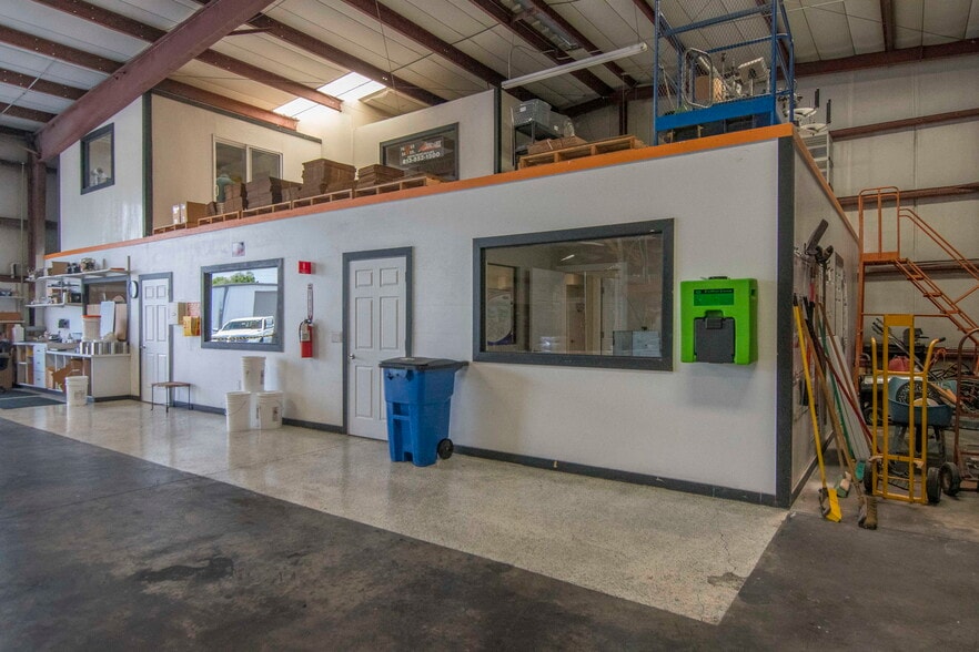More Photos Of 2401 Destiny Way, Odessa Warehouse For Lease