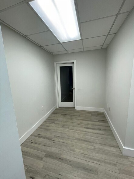 More Photos Of 2000 S Dixie Hwy, Miami Office Residential For Lease