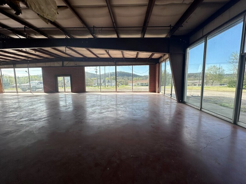 More Photos Of 1662 Murfreesboro Rd, Woodbury General Retail For Sale