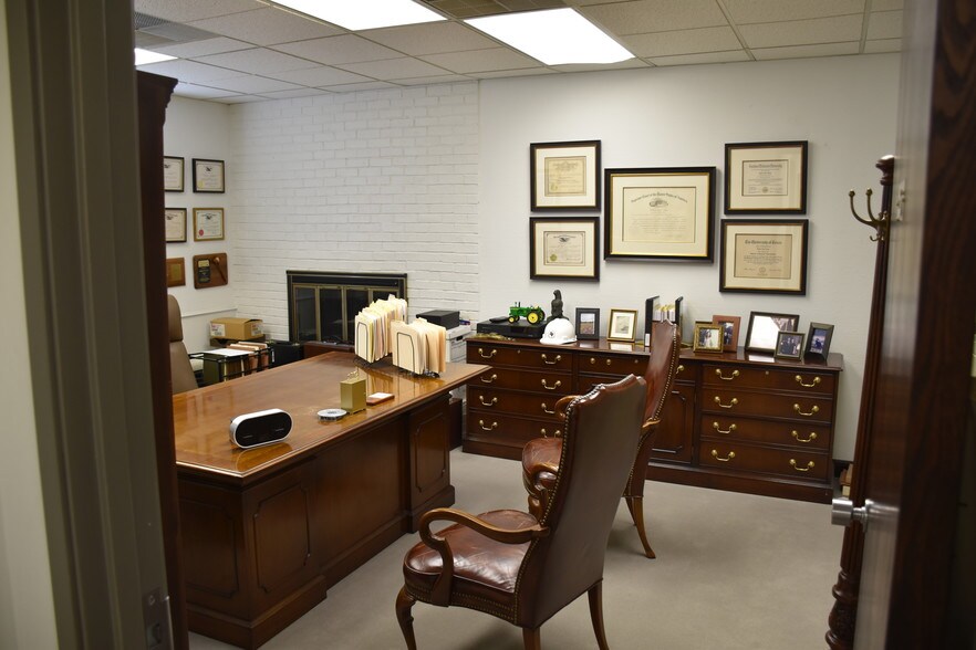 More Photos Of 4411 N Central Expy, Dallas Office For Lease