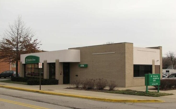 Primary Photo Of 334 Des Plaines Ave, Forest Park Bank For Lease