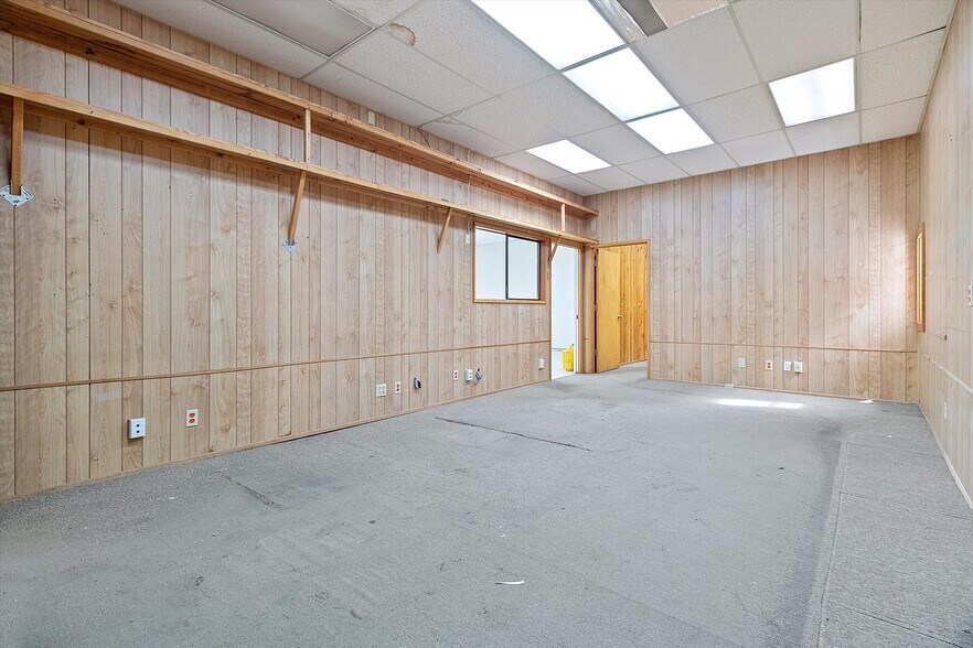 More Photos Of 6305 SW Highway 101, Lincoln City Warehouse For Sale