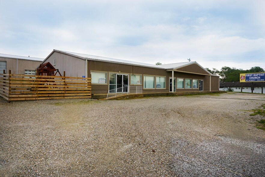 More Photos Of 1126 Old Route 66, Saint Robert Office For Sale