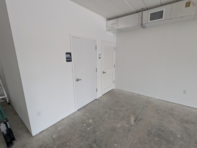 More Photos Of 6817 Central Ave, Saint Petersburg Storefront Retail Office For Lease