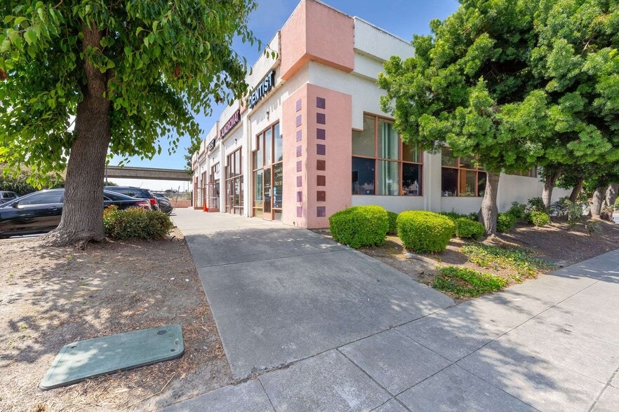 More Photos Of 15401 Hesperian Blvd, San Leandro Unknown For Lease