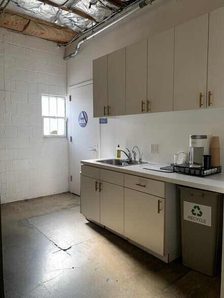 More Photos Of 8524 Washington Blvd, Culver City Storefront Retail Office For Lease