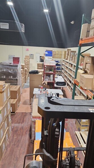 More Photos Of 1845 NW 112th Ave, Miami Light Manufacturing For Sale