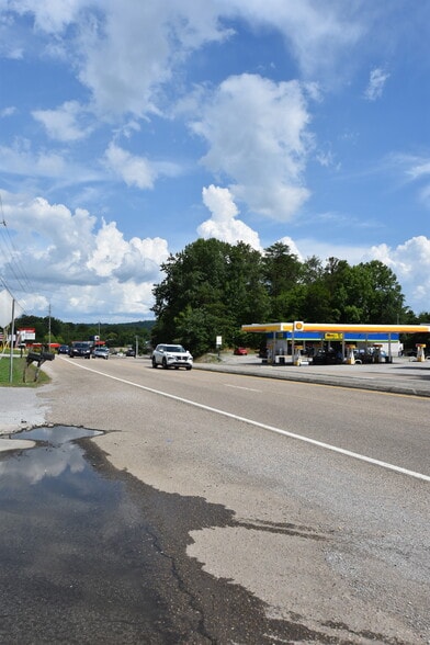 More Photos Of 522-546 E Tri County Blvd, Oliver Springs Freestanding For Sale