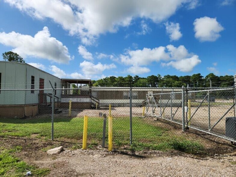 More Photos Of 14090 County Road 282, Alvin Land For Lease