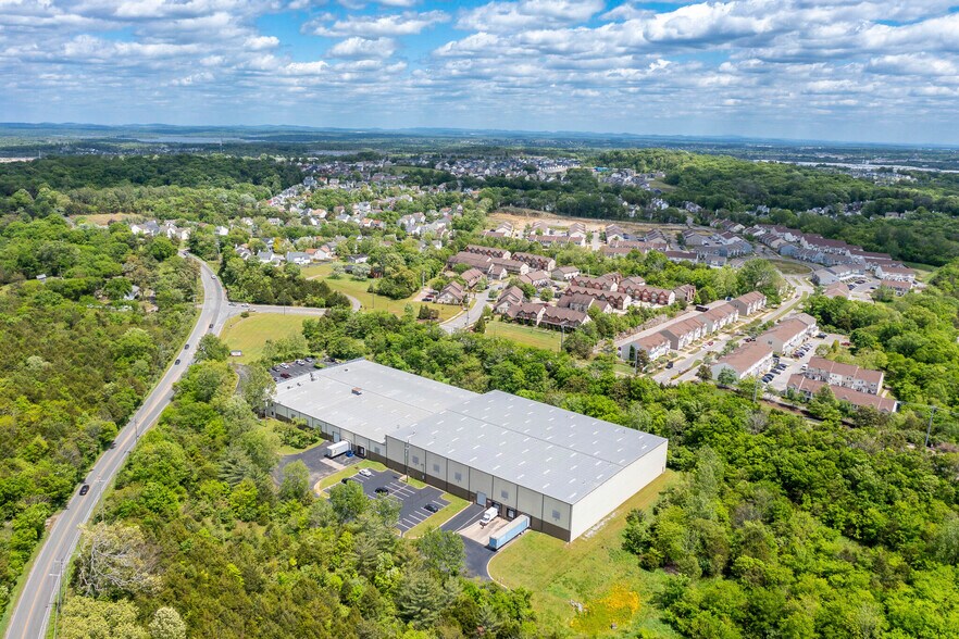 More Photos Of 5582-5584 Mount View Rd, Antioch Warehouse For Lease