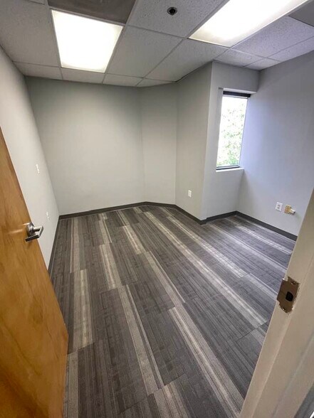 More Photos Of 15 Wormans Mill Ct, Frederick Research And Development For Lease