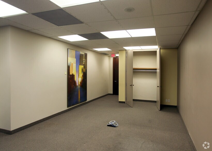 More Photos Of 120 Adelaide St W, Toronto Office For Lease