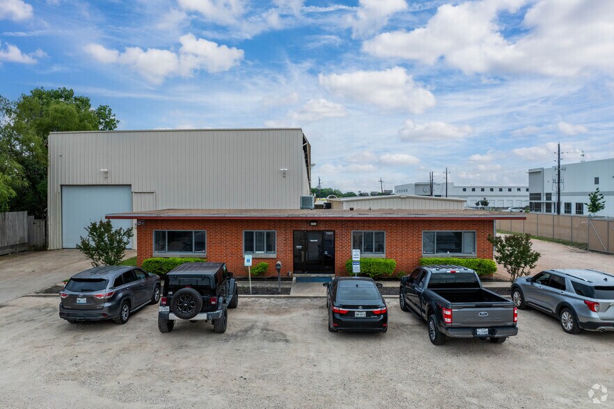 More Photos Of 11317 Cash Rd, Stafford Warehouse For Sale