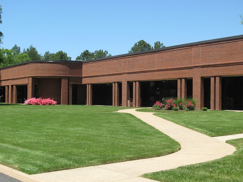 More Photos Of 1001-1067 Technology Park Dr, Glen Allen Light Distribution For Lease