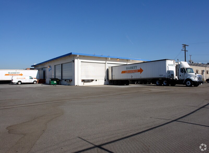 More Photos Of 5540 W Century Blvd, Los Angeles Unknown For Lease