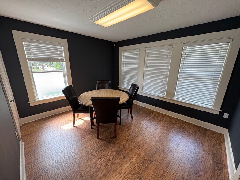 More Photos Of 535 Lafayette Ct, Sarasota Office For Lease