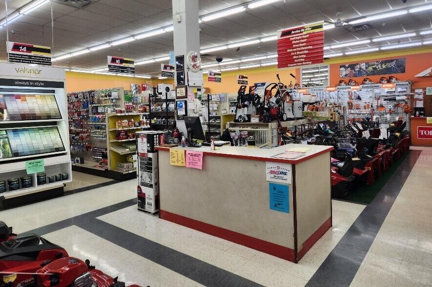 More Photos Of 1320 Duckwood Dr, Eagan Freestanding For Lease