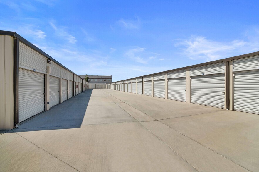 More Photos Of 3010 N Perris Blvd, Perris Self Storage For Lease