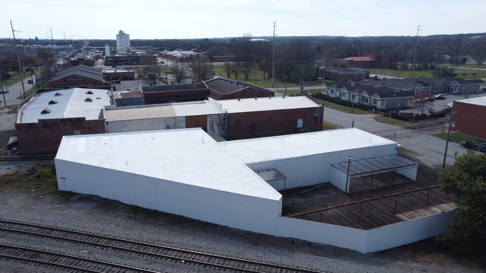 More Photos Of 924 9th Ave, Columbus Warehouse For Lease