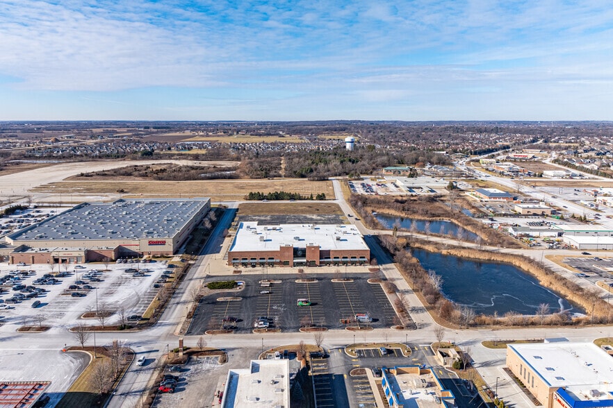 More Photos Of 131 S Randall Rd, St Charles Auto Dealership For Sale
