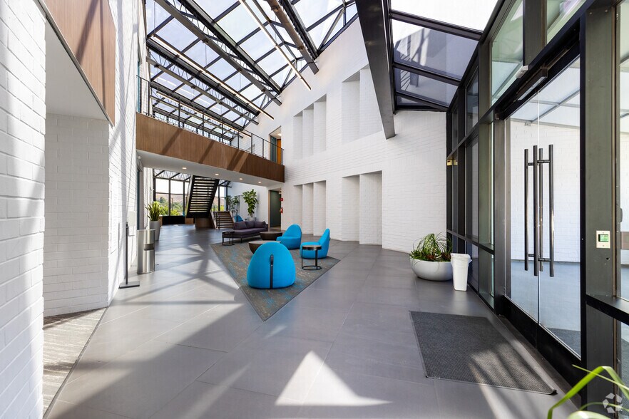 More Photos Of 30851 Agoura Rd, Agoura Hills Loft Creative Space For Lease