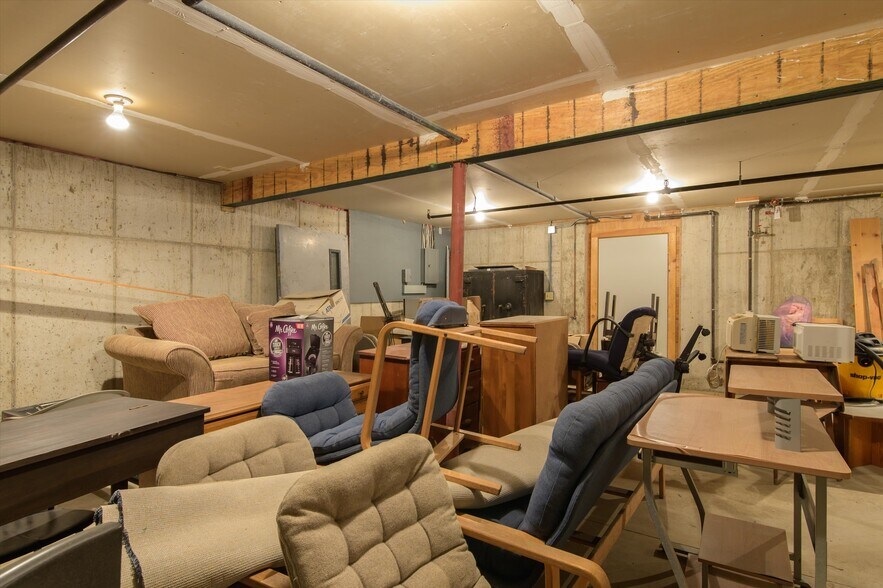 More Photos Of 156 Main St, Ludlow Office For Sale